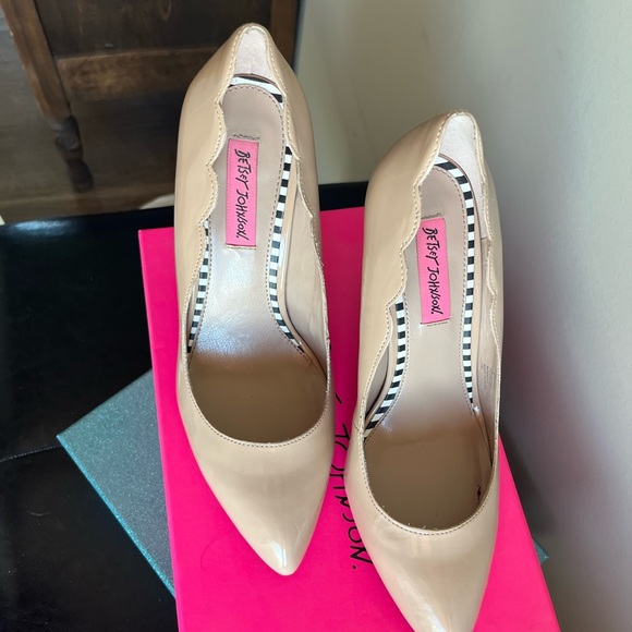 Betsey Johnson Nude Heels - Picture 2 of 4